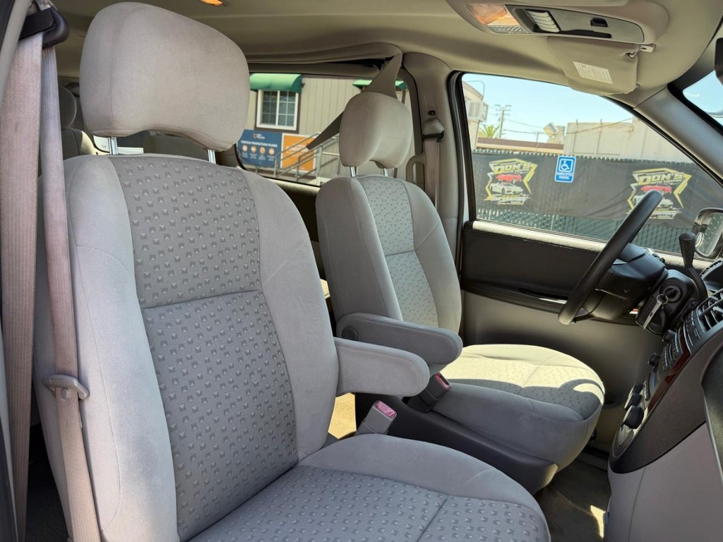 Chevrolet Uplander Vehicle Full-screen Gallery Image 22