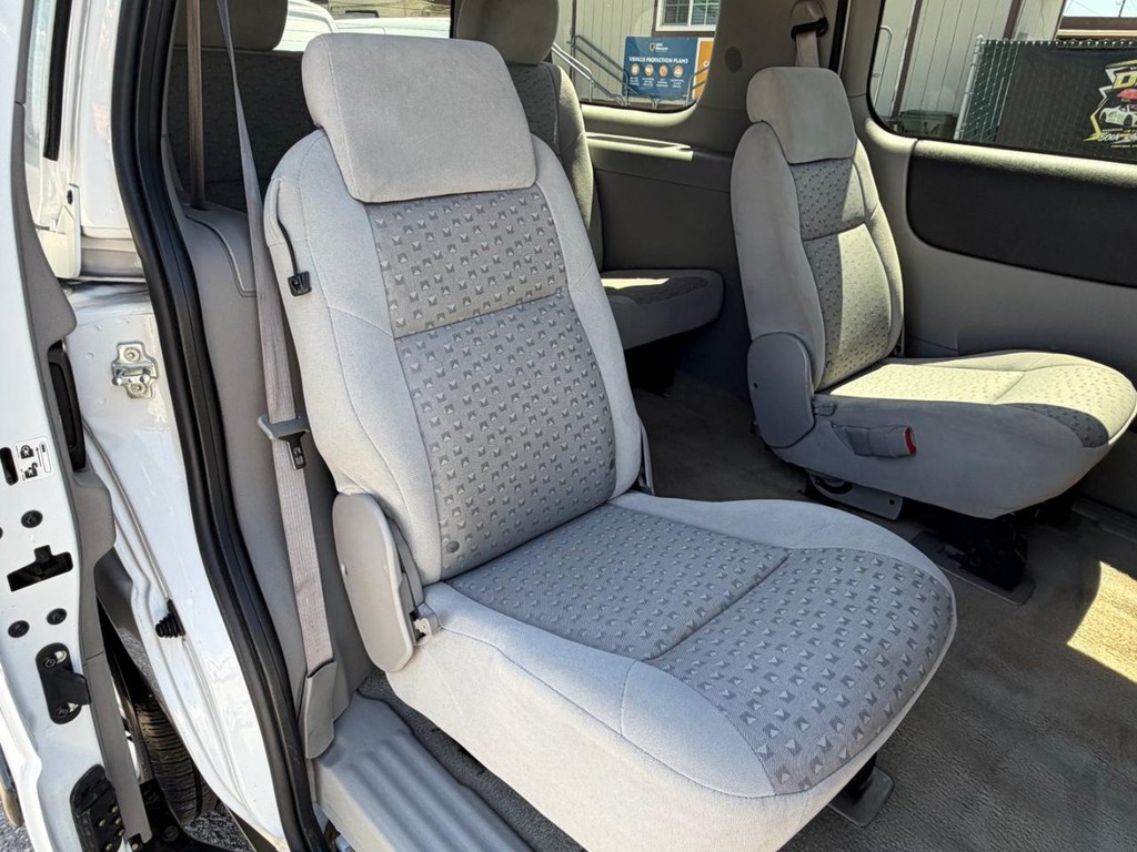 Chevrolet Uplander Vehicle Full-screen Gallery Image 32