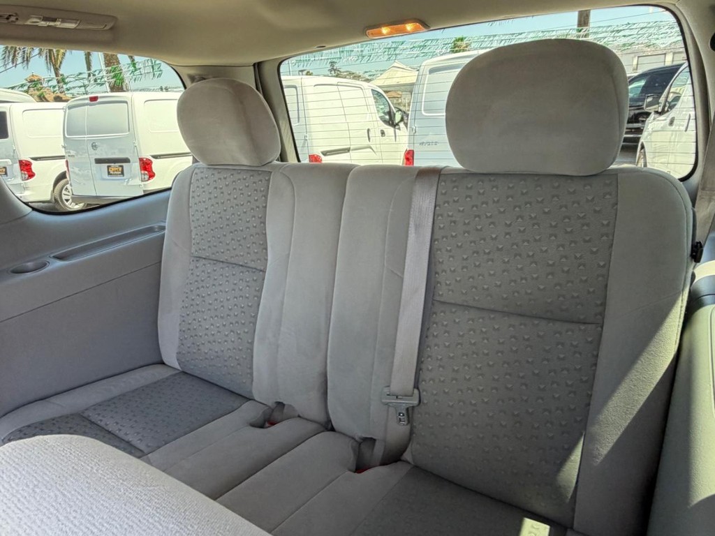 Chevrolet Uplander Vehicle Full-screen Gallery Image 36