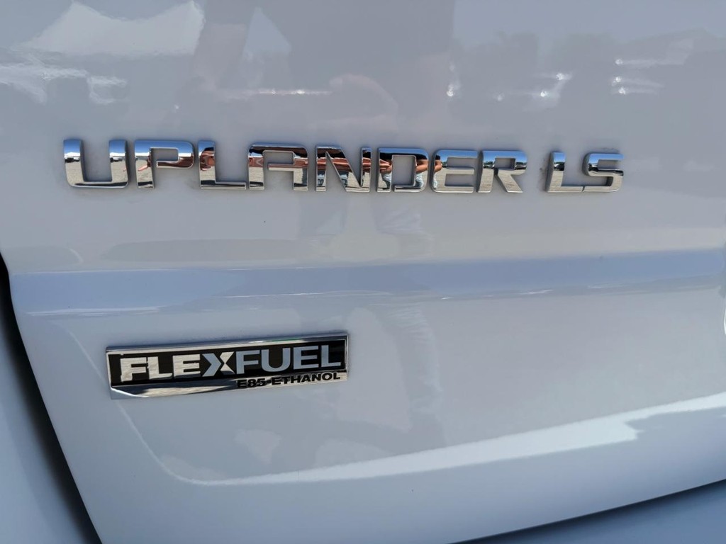 Chevrolet Uplander Vehicle Full-screen Gallery Image 38