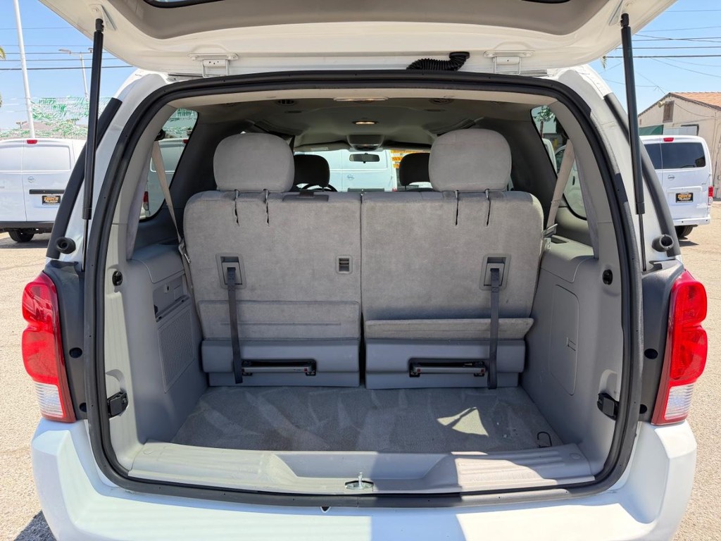 Chevrolet Uplander Vehicle Full-screen Gallery Image 39