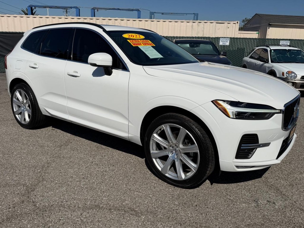 Volvo XC60 Vehicle Full-screen Gallery Image 03