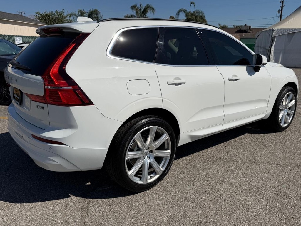 Volvo XC60 Vehicle Full-screen Gallery Image 06