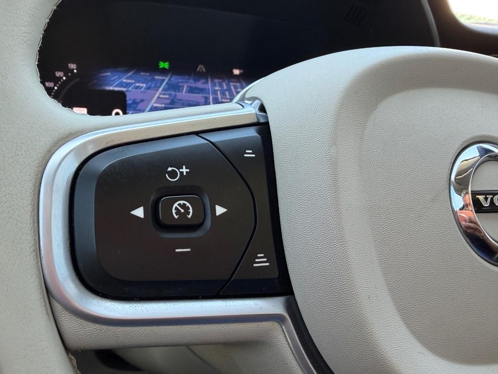 Volvo XC60 Vehicle Full-screen Gallery Image 28