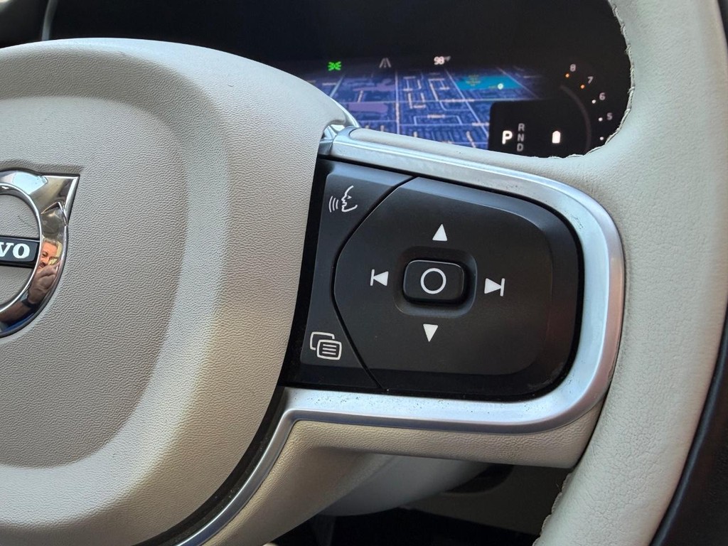 Volvo XC60 Vehicle Full-screen Gallery Image 29