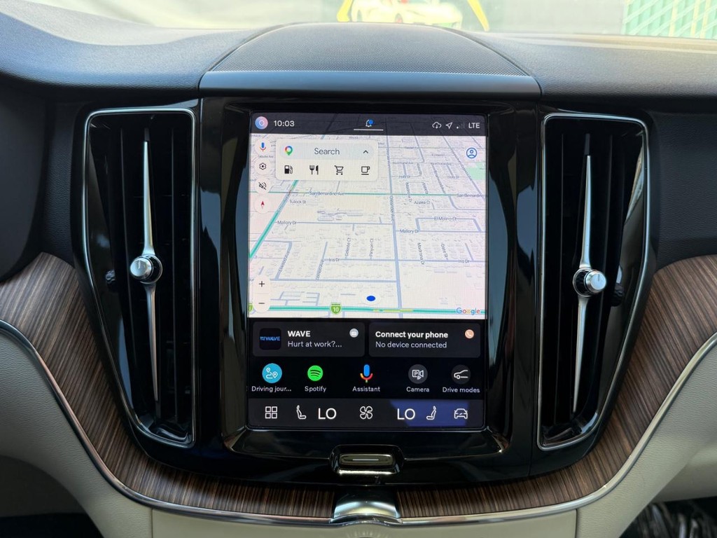 Volvo XC60 Vehicle Full-screen Gallery Image 35