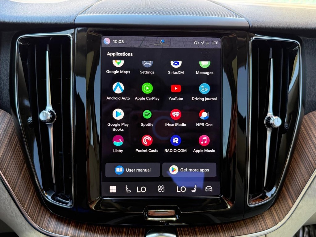 Volvo XC60 Vehicle Full-screen Gallery Image 37