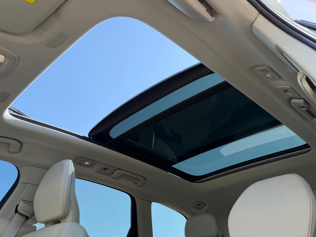 Volvo XC60 Vehicle Full-screen Gallery Image 48