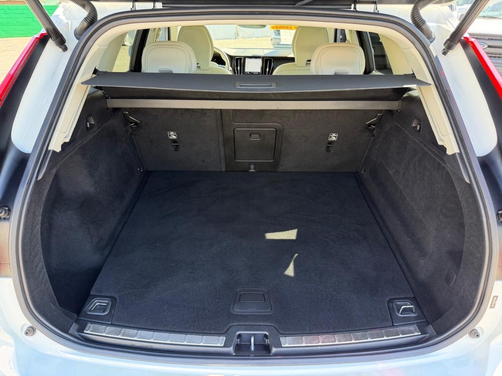 Volvo XC60 Vehicle Full-screen Gallery Image 53