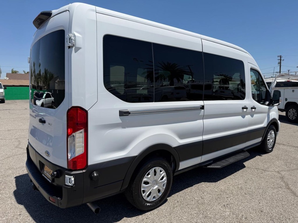 Ford Transit 350 Vehicle Full-screen Gallery Image 08
