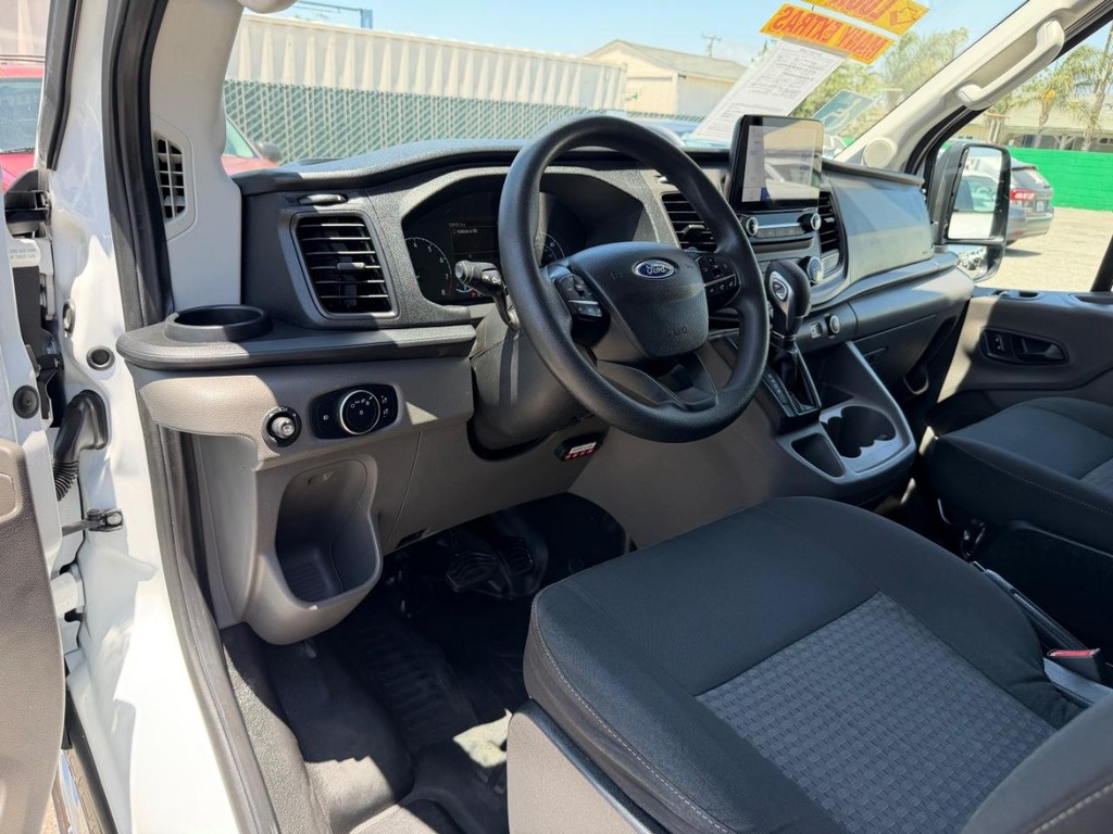 Ford Transit 350 Vehicle Full-screen Gallery Image 45