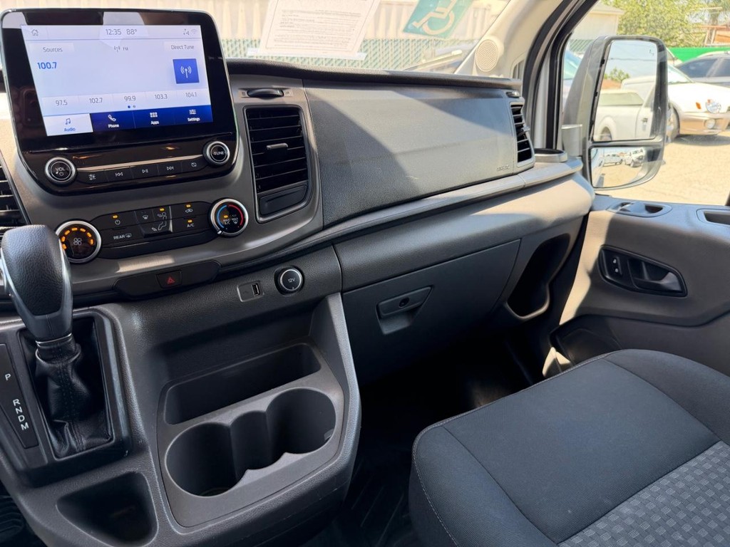 Ford Transit 350 Vehicle Full-screen Gallery Image 55