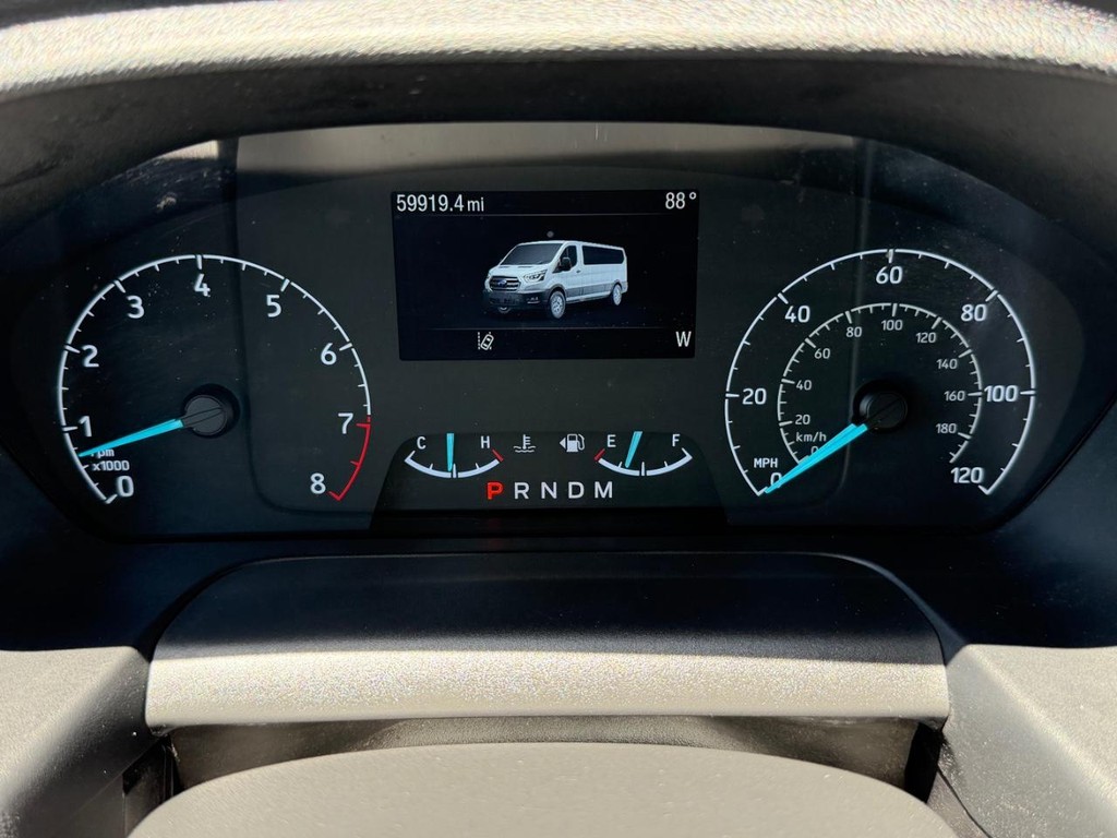 Ford Transit 350 Vehicle Full-screen Gallery Image 59