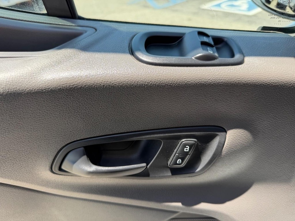 Ford Transit 350 Vehicle Full-screen Gallery Image 60