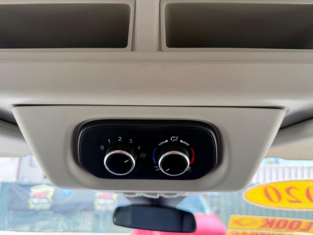 Ford Transit 350 Vehicle Full-screen Gallery Image 65