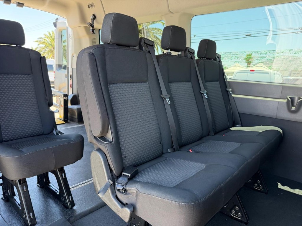 Ford Transit 350 Vehicle Full-screen Gallery Image 67