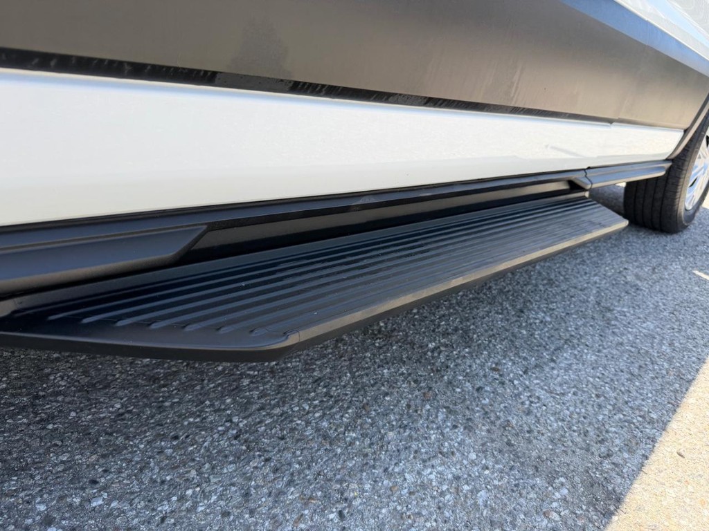 Ford Transit 350 Vehicle Full-screen Gallery Image 72