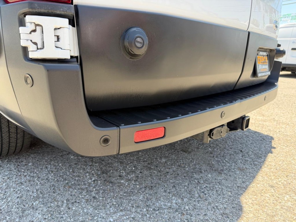 Ford Transit 350 Vehicle Full-screen Gallery Image 73