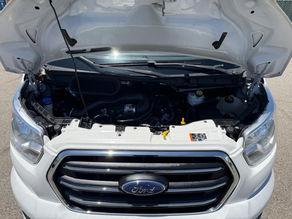 Ford Transit 350 Vehicle Full-screen Gallery Image 77
