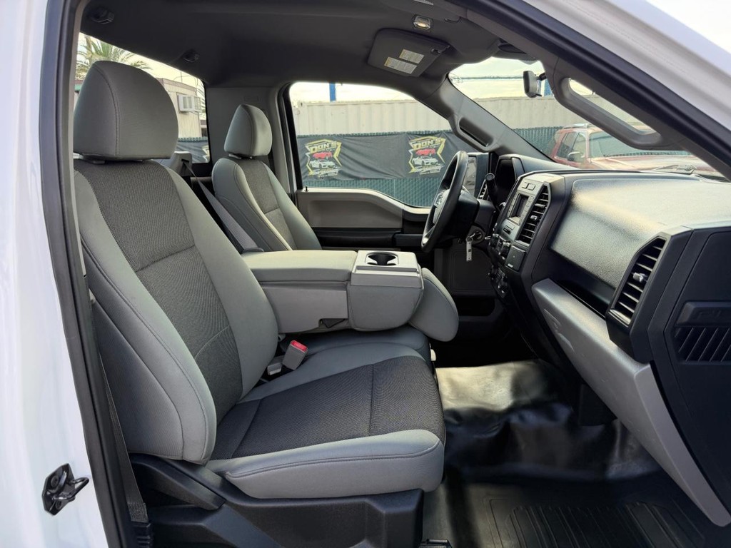 Ford F-150 Vehicle Full-screen Gallery Image 20
