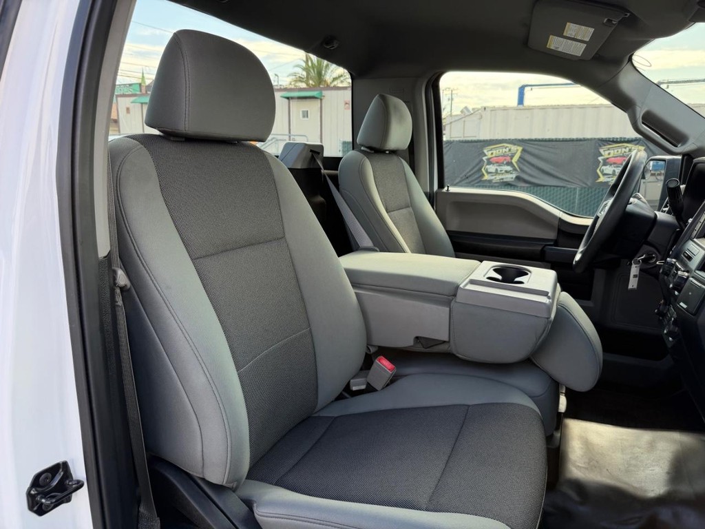 Ford F-150 Vehicle Full-screen Gallery Image 21