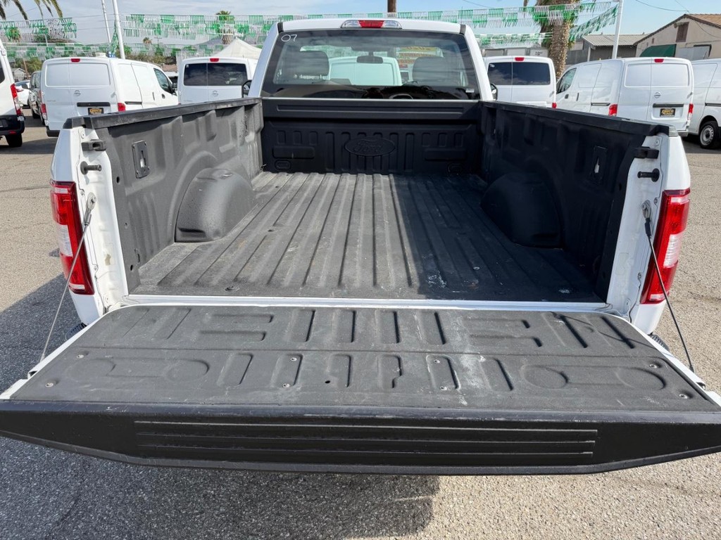 Ford F-150 Vehicle Full-screen Gallery Image 31