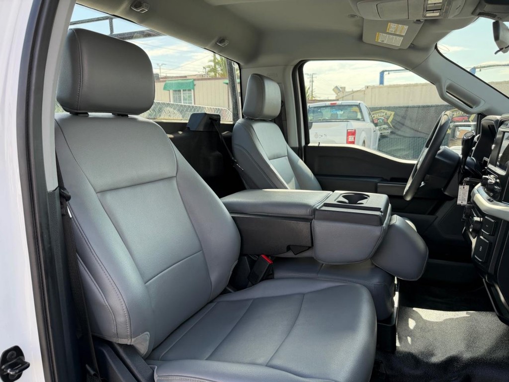 Ford F-150 Vehicle Full-screen Gallery Image 22