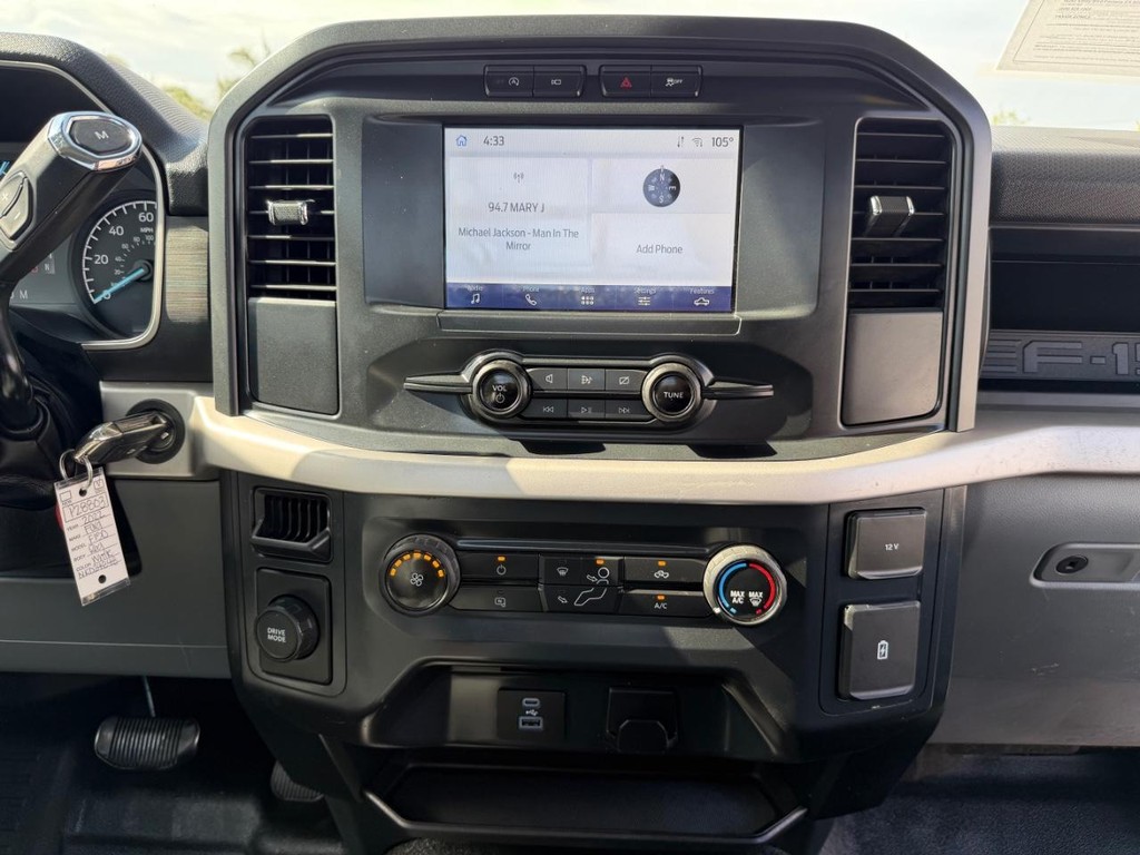 Ford F-150 Vehicle Full-screen Gallery Image 24