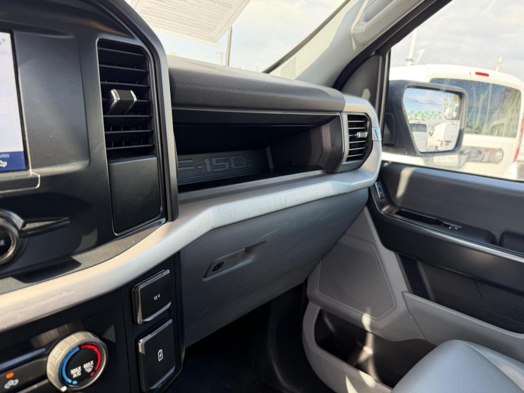 Ford F-150 Vehicle Full-screen Gallery Image 25