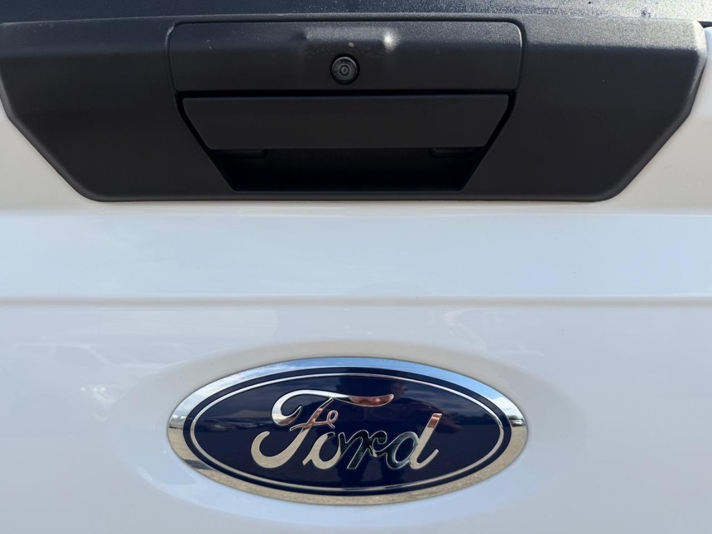 Ford F-150 Vehicle Full-screen Gallery Image 31