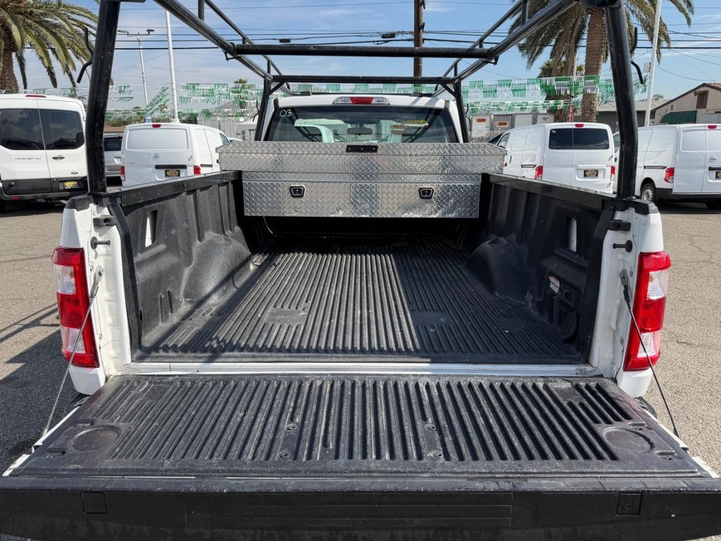 Ford F-150 Vehicle Full-screen Gallery Image 32