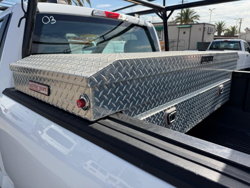 Ford F-150 Vehicle Full-screen Gallery Image 33
