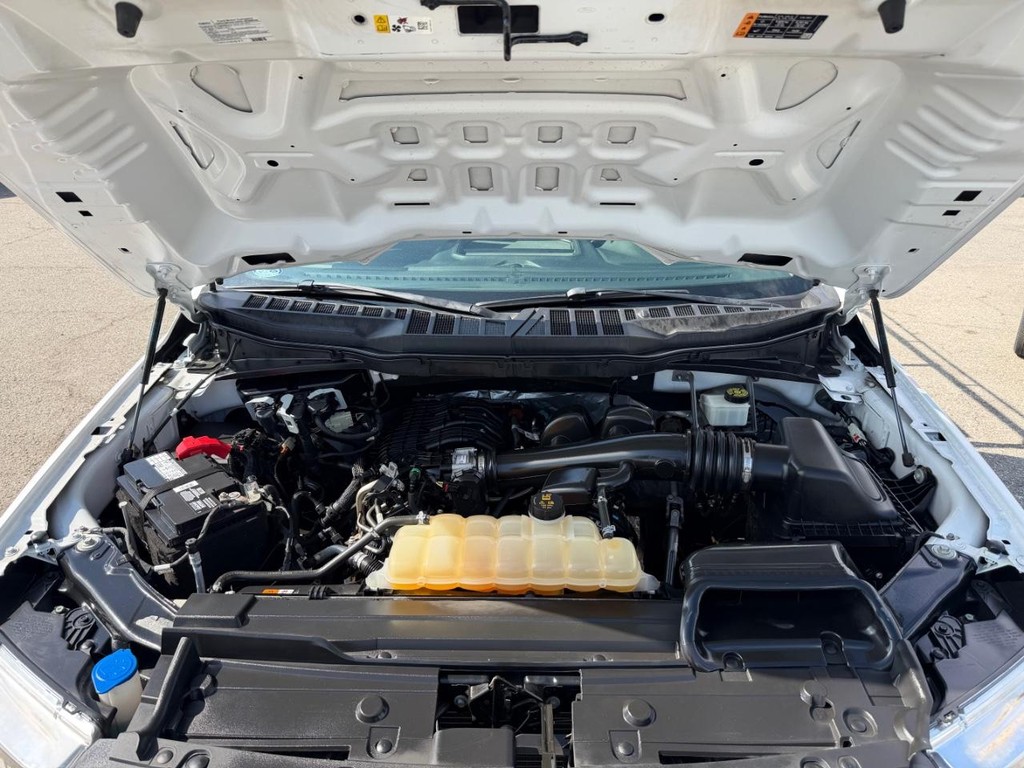 Ford F-150 Vehicle Full-screen Gallery Image 36