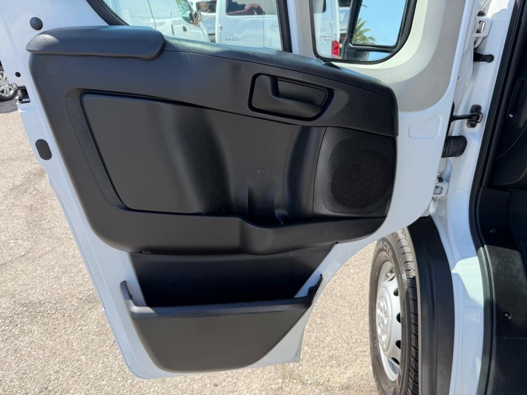 Ram ProMaster Vehicle Full-screen Gallery Image 26