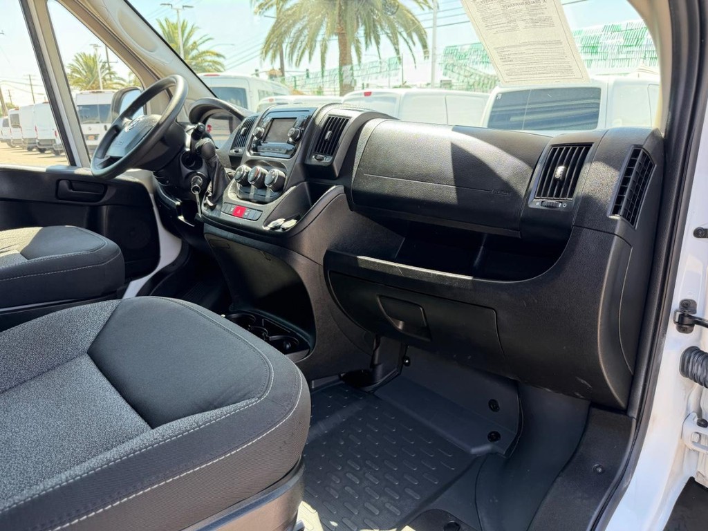 Ram ProMaster Vehicle Full-screen Gallery Image 31