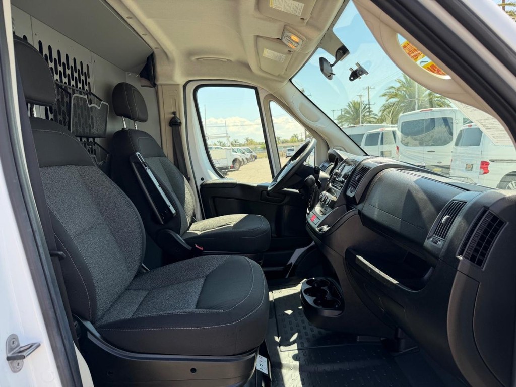 Ram ProMaster Vehicle Full-screen Gallery Image 32