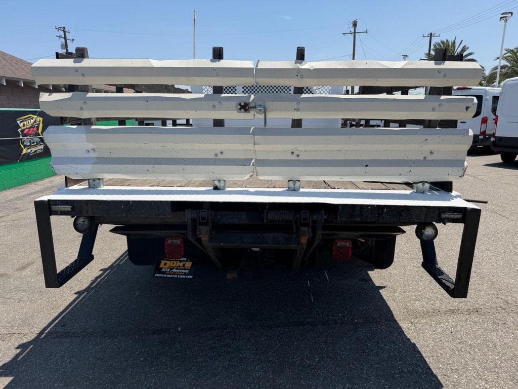 Ford F-450 Vehicle Full-screen Gallery Image 08