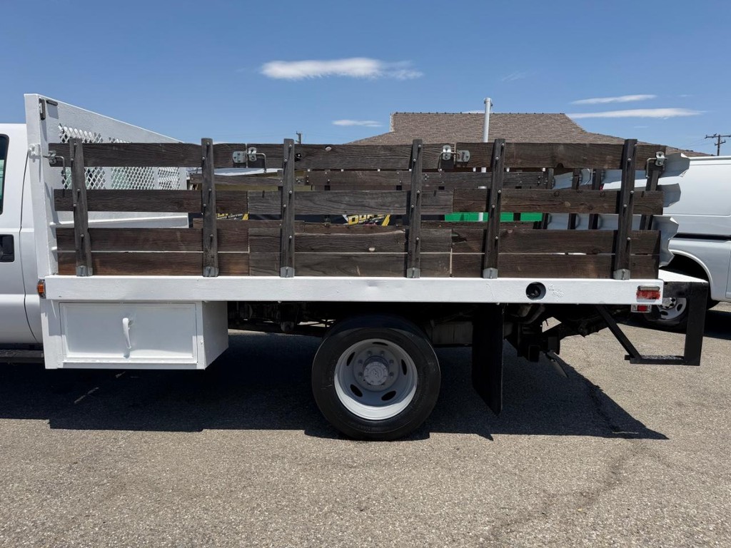 Ford F-450 Vehicle Full-screen Gallery Image 16