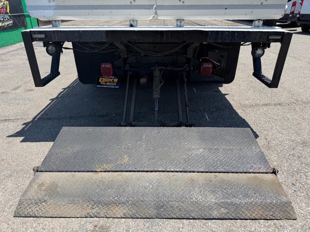 Ford F-450 Vehicle Full-screen Gallery Image 18