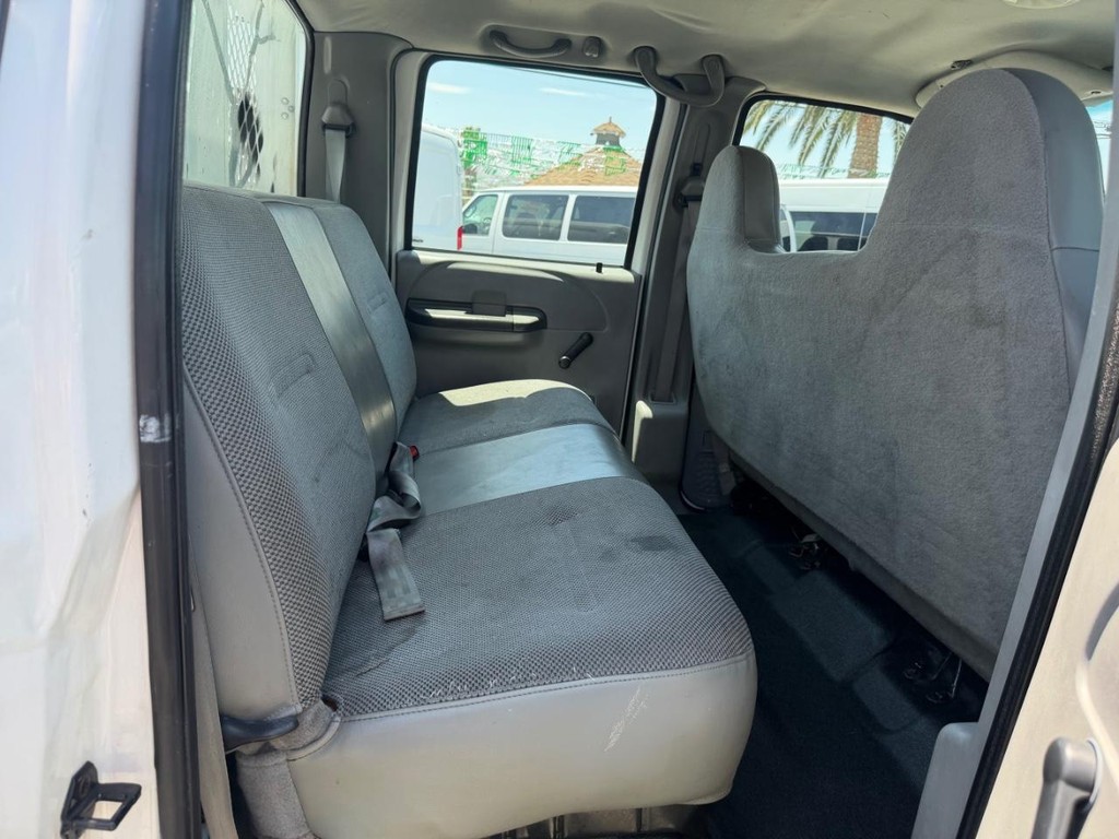 Ford F-450 Vehicle Full-screen Gallery Image 41