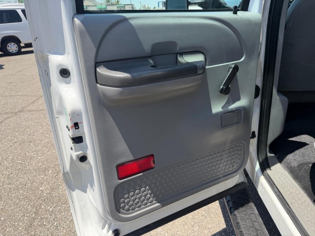 Ford F-450 Vehicle Full-screen Gallery Image 42
