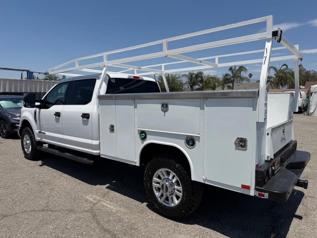 Ford F-350 Vehicle Full-screen Gallery Image 09
