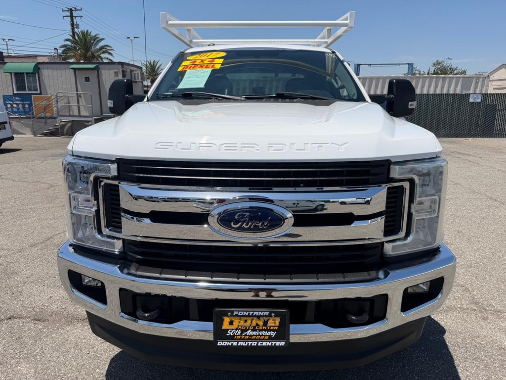 Ford F-350 Vehicle Full-screen Gallery Image 14