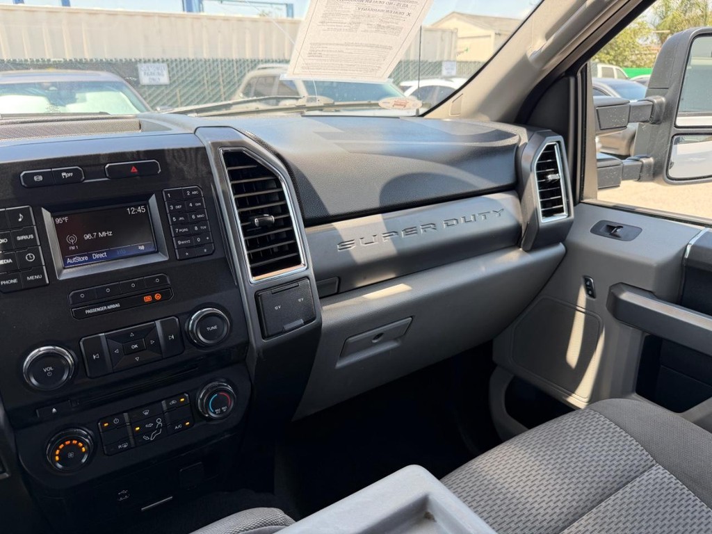Ford F-350 Vehicle Full-screen Gallery Image 33