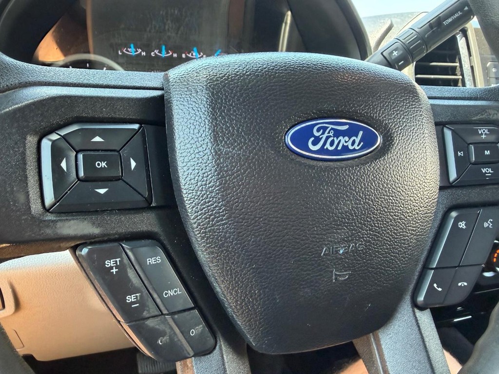 Ford F-350 Vehicle Full-screen Gallery Image 35