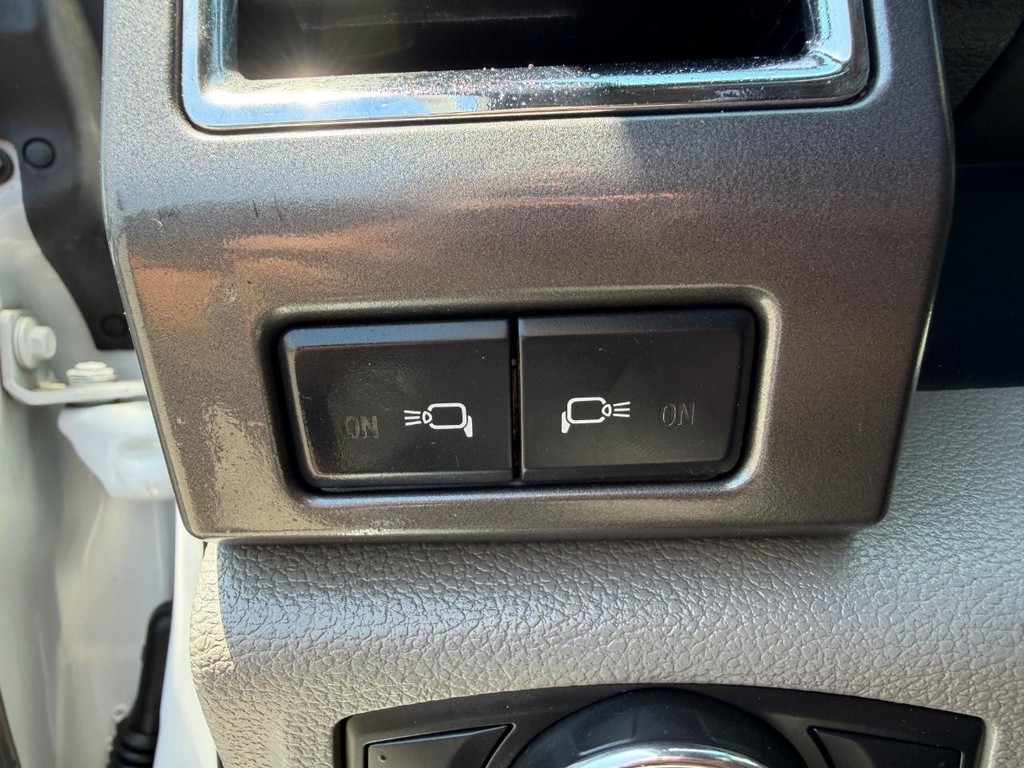 Ford F-350 Vehicle Full-screen Gallery Image 38