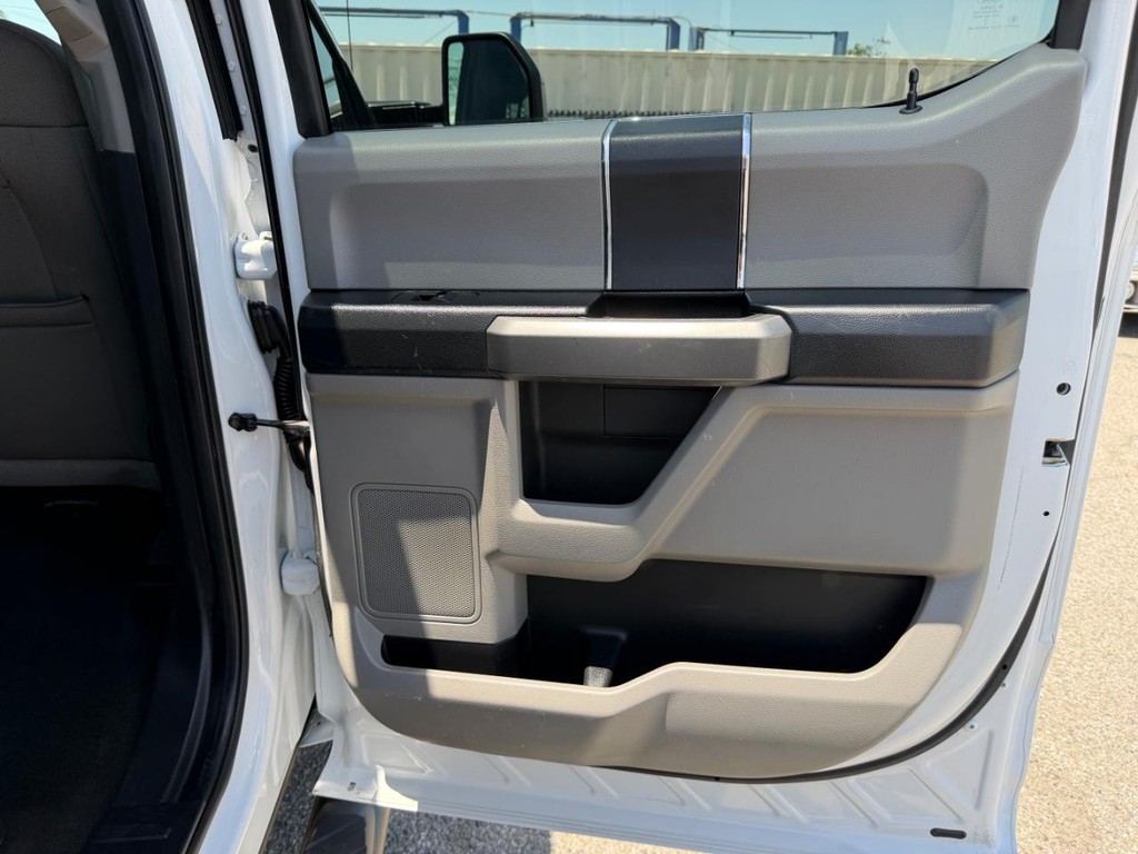 Ford F-350 Vehicle Full-screen Gallery Image 44