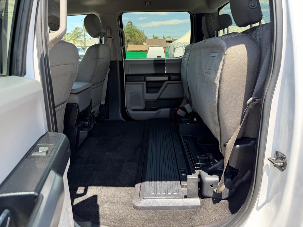 Ford F-350 Vehicle Full-screen Gallery Image 48