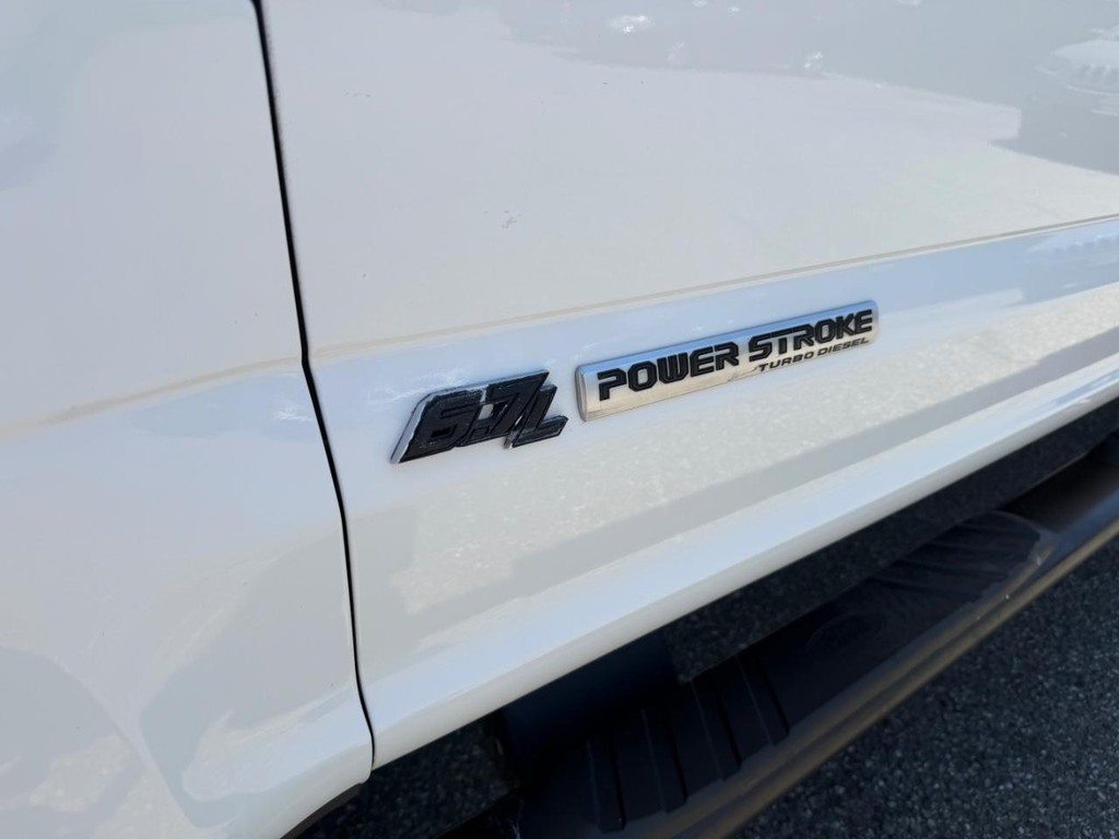 Ford F-350 Vehicle Full-screen Gallery Image 52