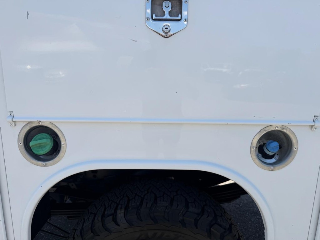 Ford F-350 Vehicle Full-screen Gallery Image 54